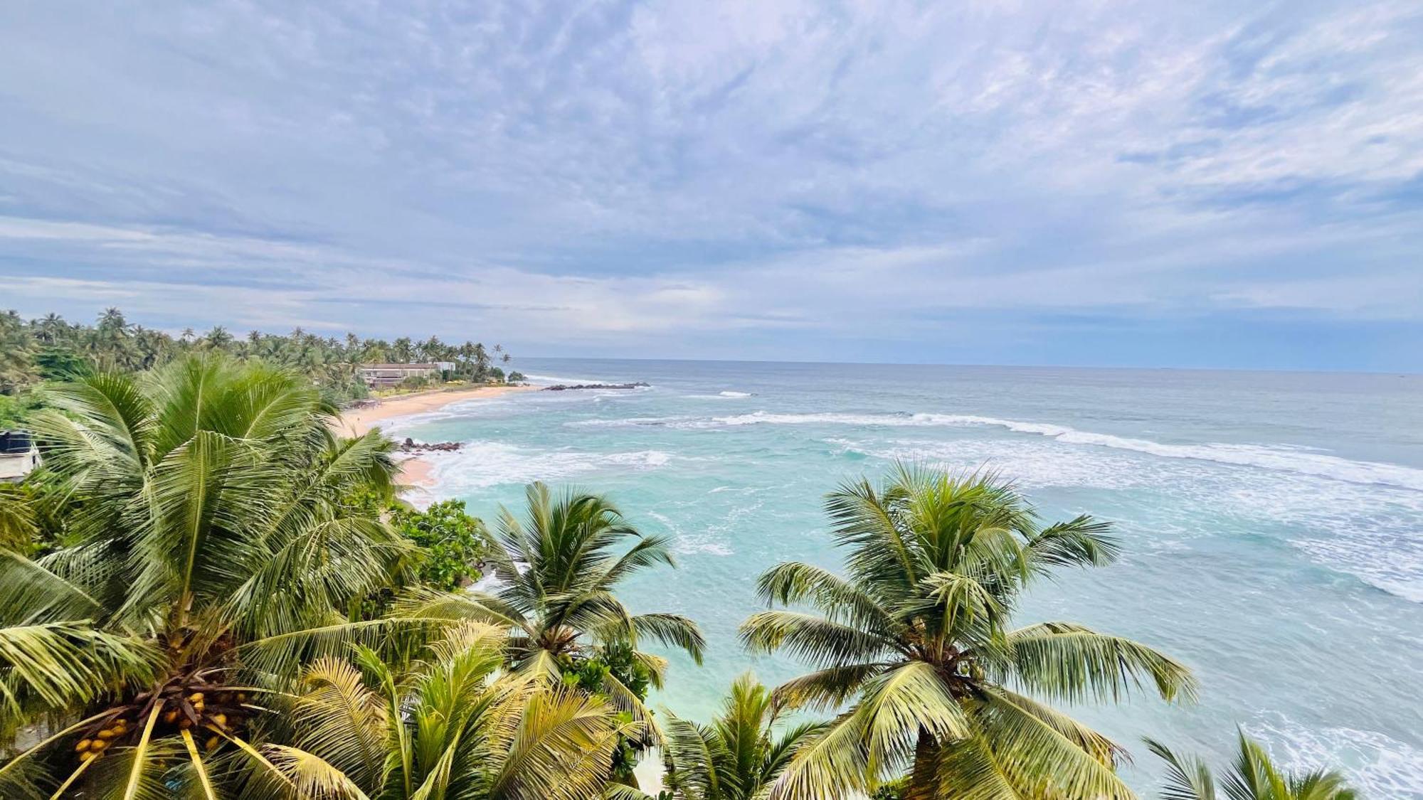 Lucky Pearl Beach Resort Unawatuna Exterior photo